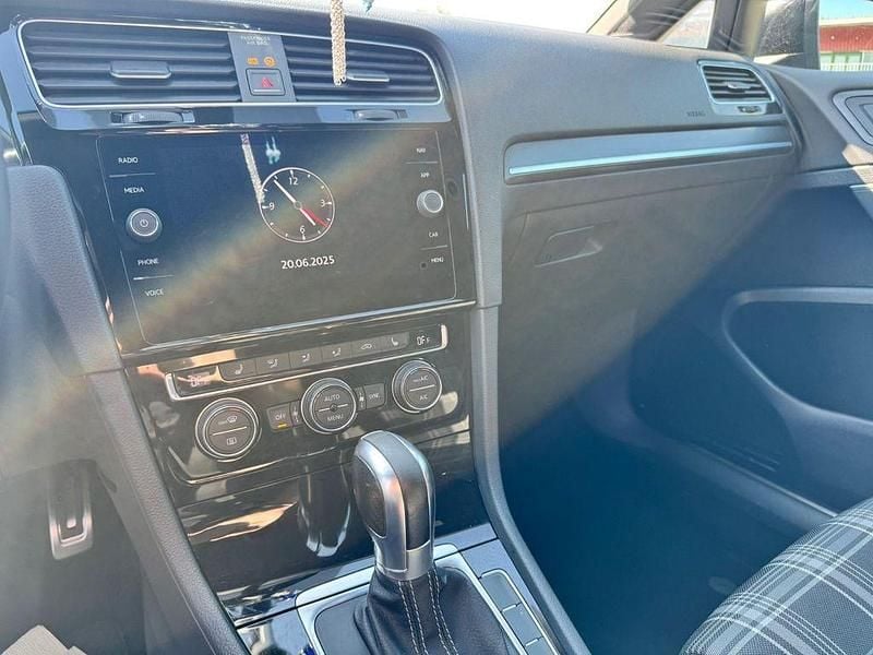 Schwarz Gebraucht 2017 VW Golf VII GTD Limousine | 19.900 € (Etwas zu teuer) - Bild 1/4