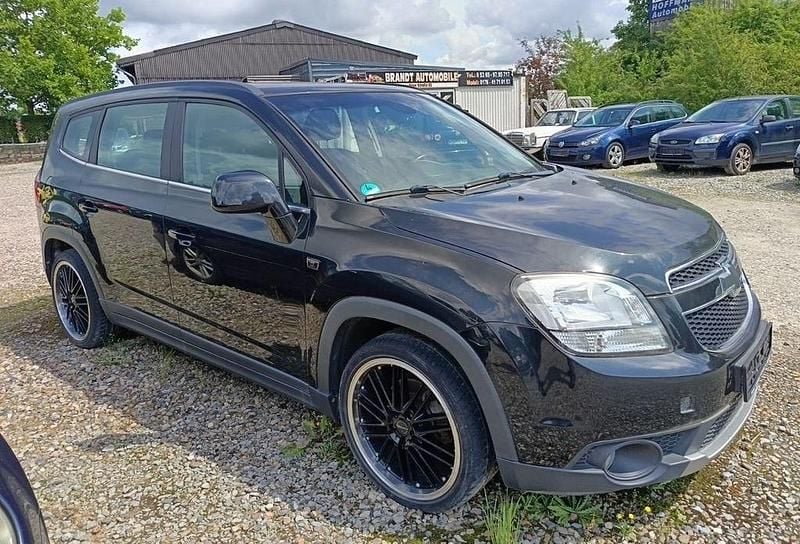 Karbonschw graphitschw midnigh Gebraucht 2012 Chevrolet Orlando LTZ Van / Kleinbus | 4.990 € (Superpreis) - Bild 1/4