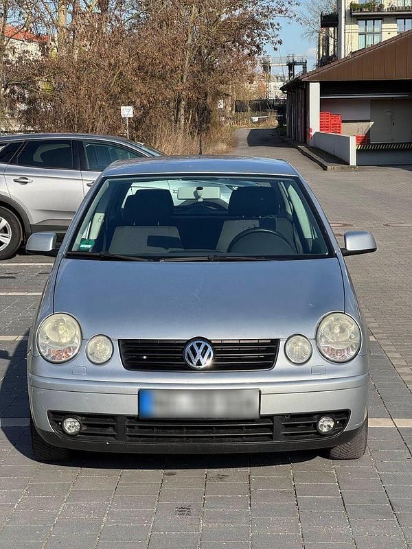 Gebraucht VW Polo Highline 75 PS (55 kW) 2003 Silber Kleinwagen
