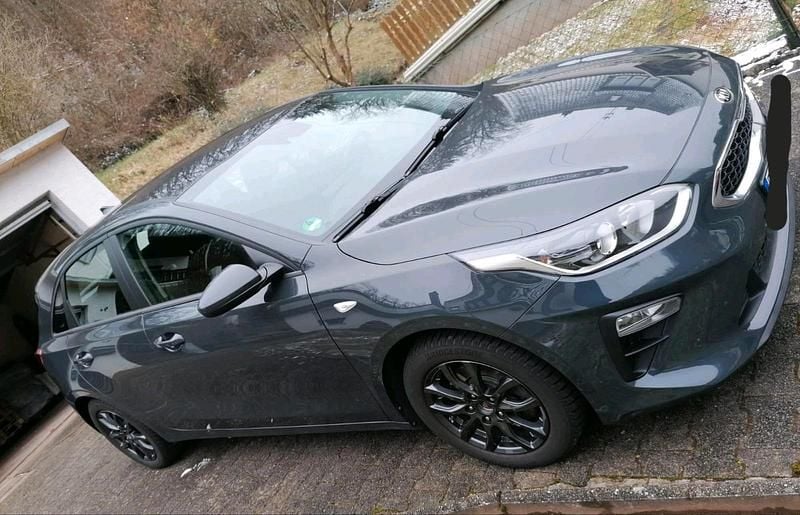 Gebraucht Kia Ceed Edition 7 101 PS (74 kW) 2021 Grau Kleinwagen