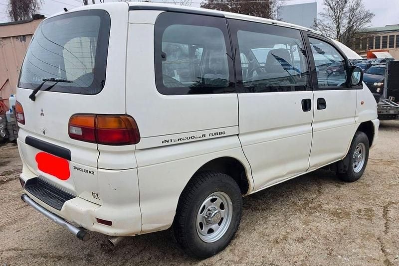 Occasion Mitsubishi Space Gear 99 ch (72 kW) 2001 Blanc Monospace