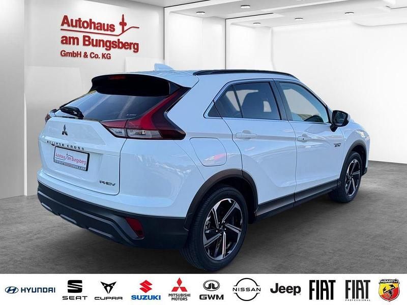 Używany Mitsubishi Eclipse Cross Basis 188 KM (138 kW) 2022 Biały SUV