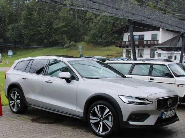 Gebraucht Volvo V60 CC 184 PS (135 kW) 2024 Kombi