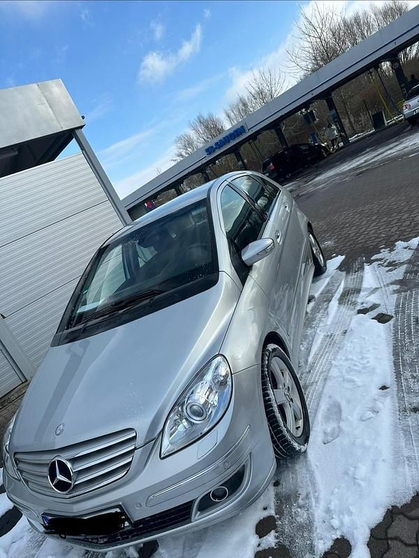 Gebraucht Mercedes B200 140 PS (102 kW) 2005 Silber Van / Kleinbus