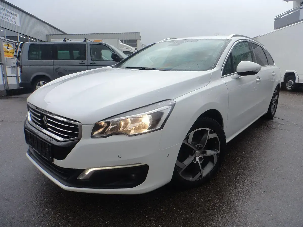 Gebraucht Peugeot 508 SW Allure 179 PS (131 kW) 2018 Weiß Kombi
