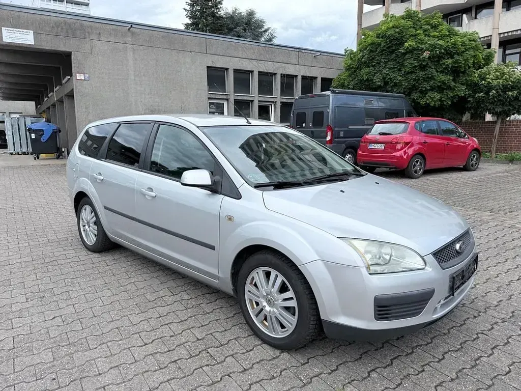 Gebraucht Ford Focus Fun X 116 PS (85 kW) 2006 Silber Limousine