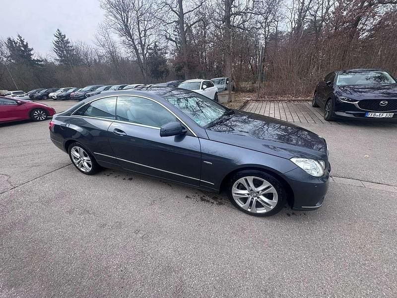Gebraucht Mercedes E200 Elegance 184 PS (135 kW) 2012 Coupé