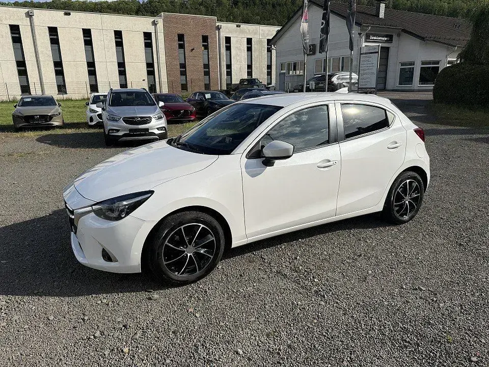Gebraucht Mazda 2 Kizoku Intense 90 PS (66 kW) 2018 Weiß Limousine