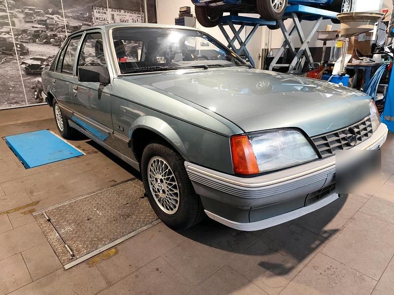Gebraucht Opel Rekord 100 PS (73 kW) 1986 Grau Limousine