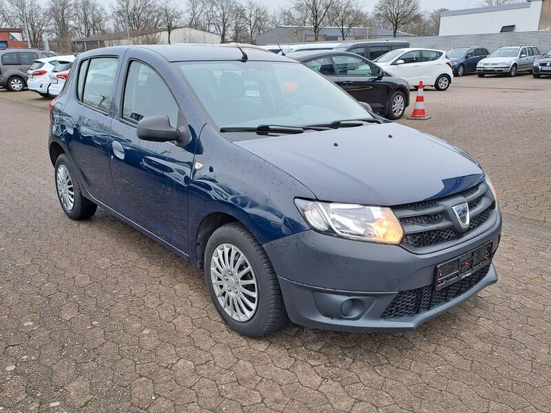 Blau Gebraucht 2014 Dacia Sandero Kleinwagen | 2.950 € (Superpreis) - Bild 1/4