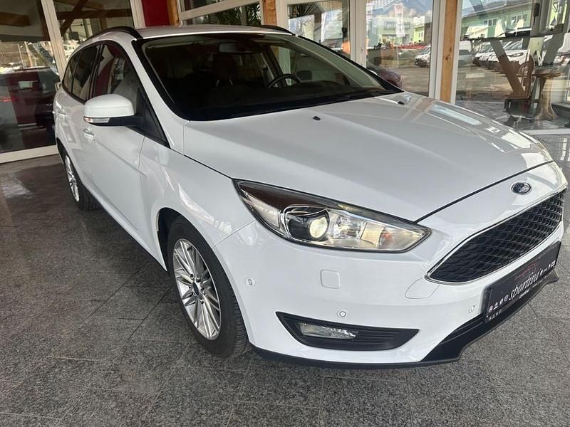 Gebraucht Ford Focus Trend 105 PS (77 kW) 2017 Weiß Limousine