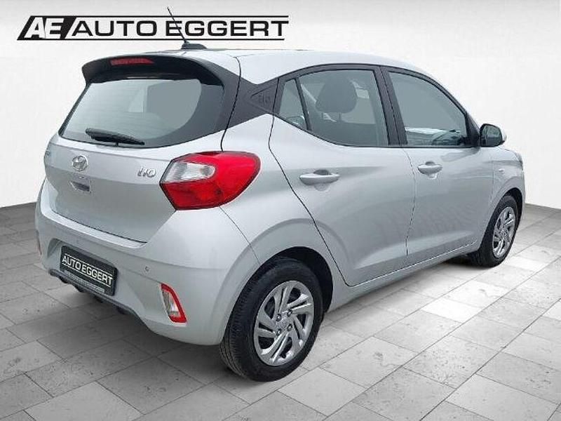 Gebraucht Hyundai i10 Select 67 PS (49 kW) 2023 Silber Kleinwagen