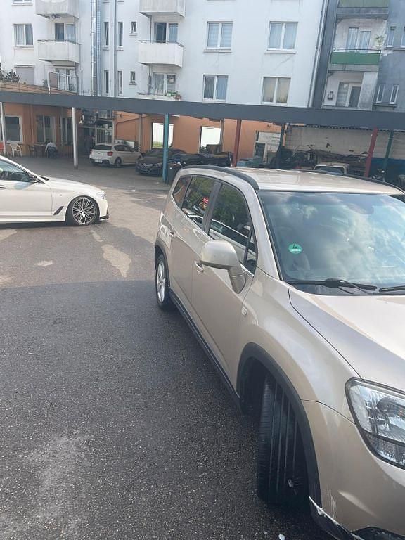 Gold Gebraucht 2012 Chevrolet Orlando LTZ Van / Kleinbus | 5.000 € (Fairer Preis) - Bild 1/4
