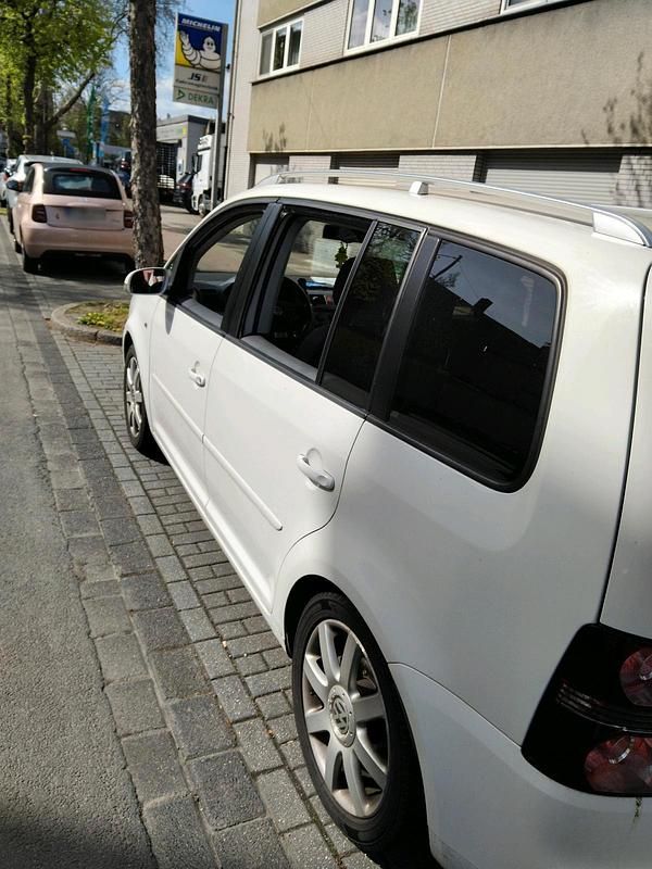 Gebraucht VW Touran R-line 140 PS (102 kW) 2010 Weiß Van / Kleinbus