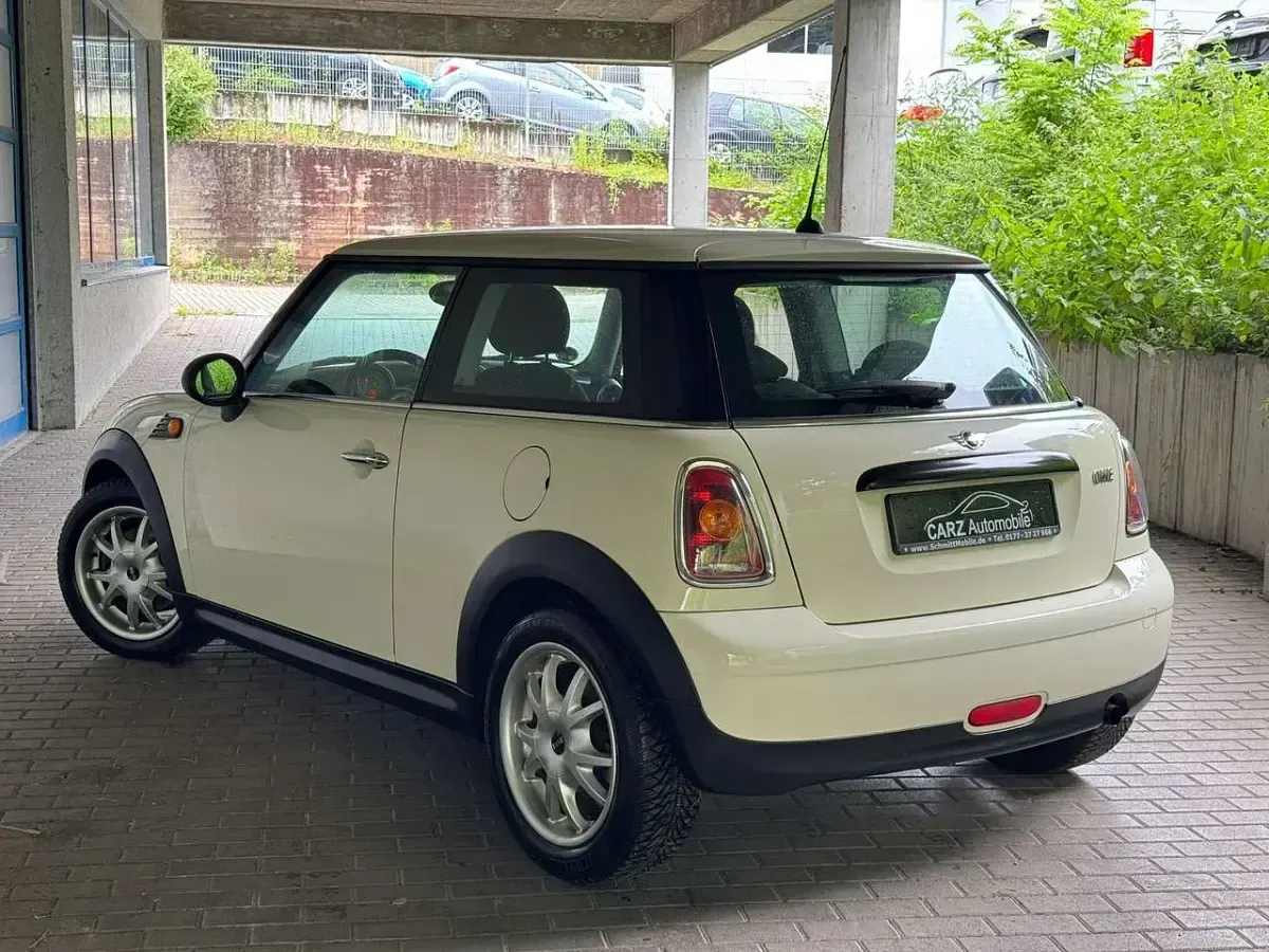 Gebraucht Mini ONE 75 PS (55 kW) 2009 Pepper white Kleinwagen