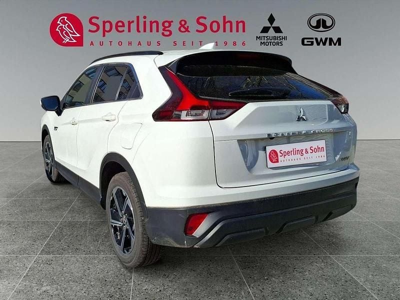 Używany Mitsubishi Eclipse Cross Basis 188 KM (138 kW) 2024 Biały SUV