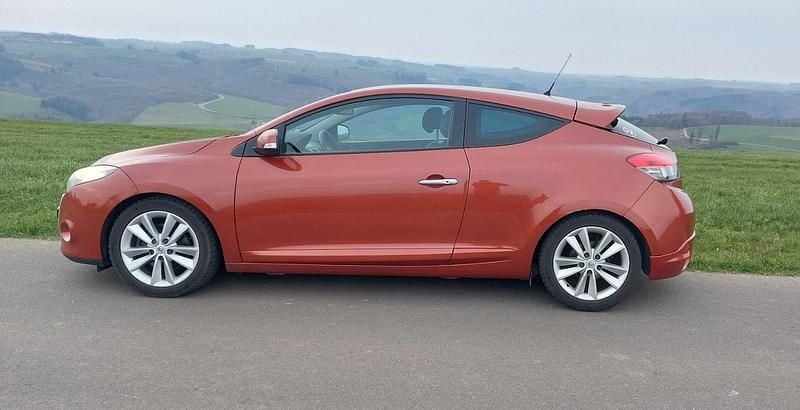 Gebraucht Renault Mégane Coupé Dynamique 180 PS (132 kW) 2010 Orange Coupé