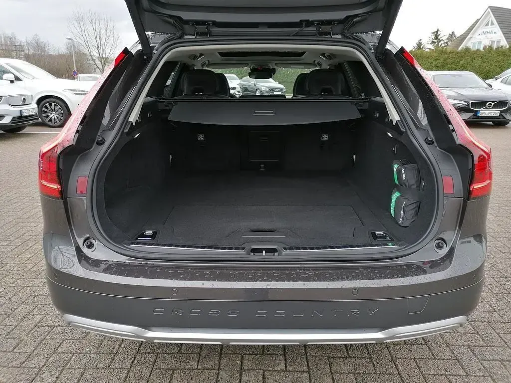 Gebraucht Volvo V90 CC Pro 197 PS (144 kW) 2021 Platinum grey metallic Kombi