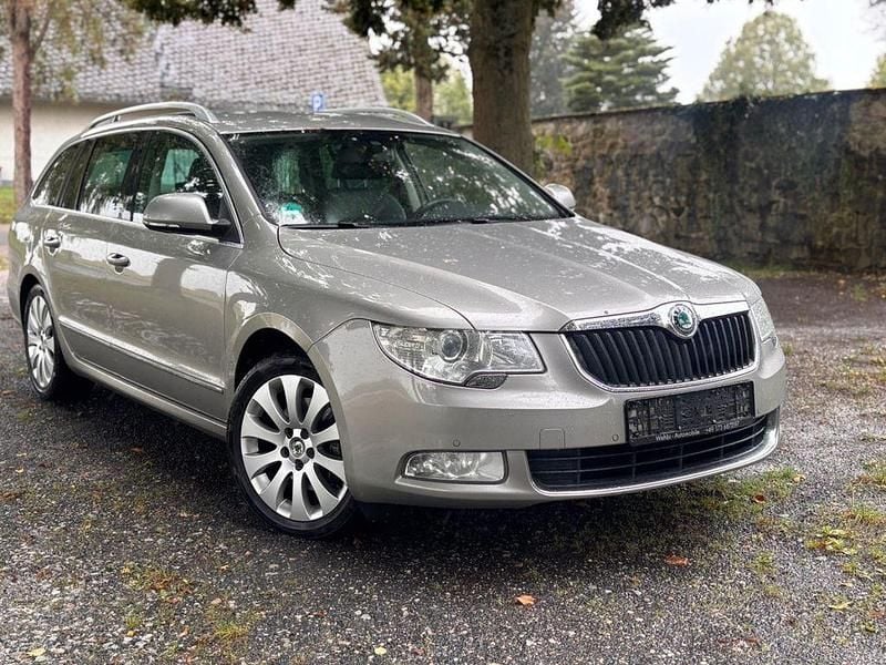 Beige Gebraucht 2010 Skoda Superb Elegance Kombi | 5.499 € (Guter Preis) - Bild 1/4