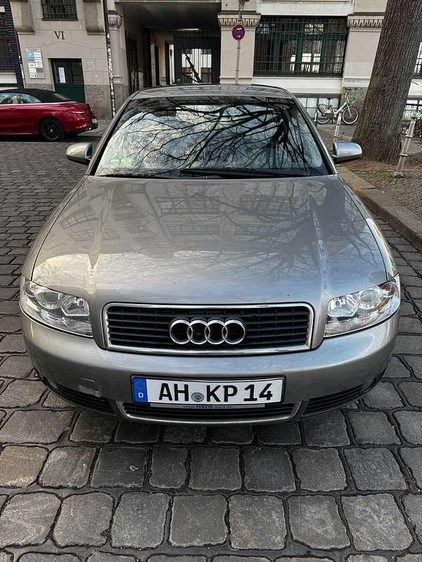 Silber Gebraucht 2002 Audi A4 Limousine | 2.800 € (Fairer Preis) - Bild 1/4