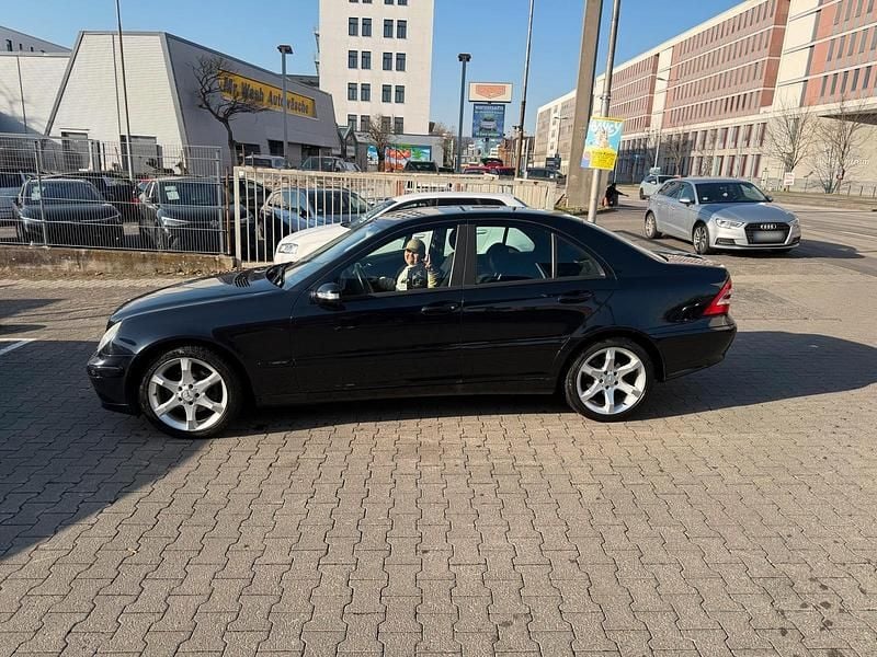 Gebraucht Mercedes C180 150 PS (110 kW) 2007 Blau Limousine