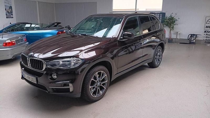 Braun Gebraucht 2017 BMW X5 Sport Line SUV | 25.990 € (Superpreis) - Bild 1/4