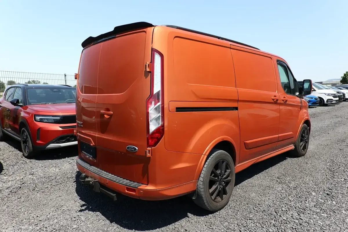 Gebraucht Ford Transit Custom Sport 185 PS (136 kW) 2019 Orange metallic Van