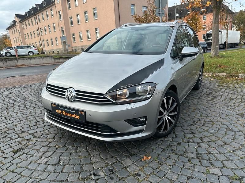 Silber Gebraucht 2016 VW Golf Sportsvan Allstar Van / Kleinbus | 13.950 € (Guter Preis) - Bild 1/4