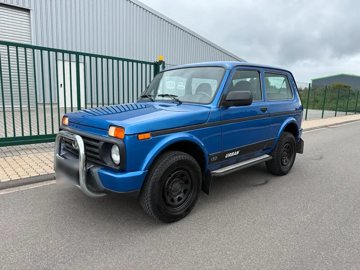 Gebraucht Lada Urban 84 PS (61 kW) 2018 Blau SUV