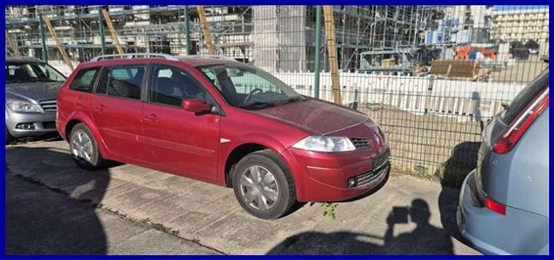 Rot dyna Gebraucht 2008 Renault Mégane GrandTour Kombi | 2.450 € (Etwas zu teuer) - Bild 1/4