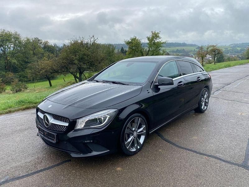 Gebraucht 2016 Mercedes CLA180 Shooting Brake Urban Kombi | 14.850 € (Guter Preis) - Bild 1/4