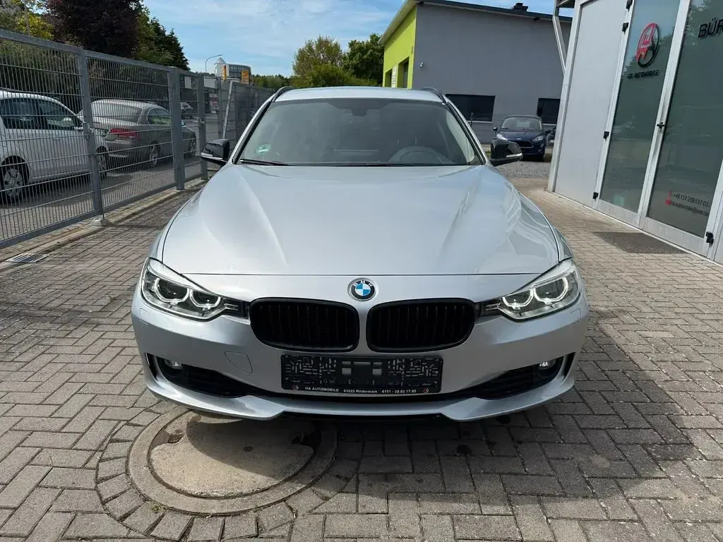 Gebraucht BMW 318 Sport Line 143 PS (105 kW) 2013 Silber Kombi