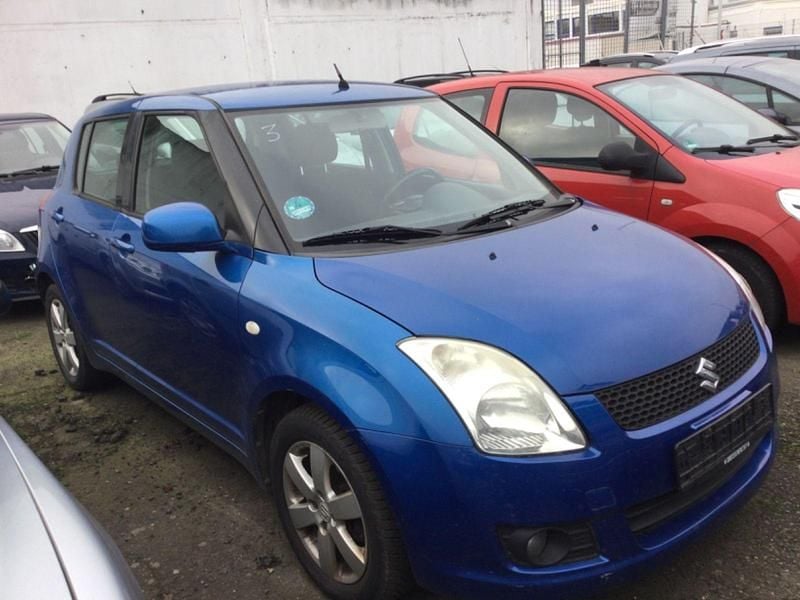 Blau Gebraucht 2009 Suzuki Swift Snow Kleinwagen | 999 € (Guter Preis) - Bild 1/4