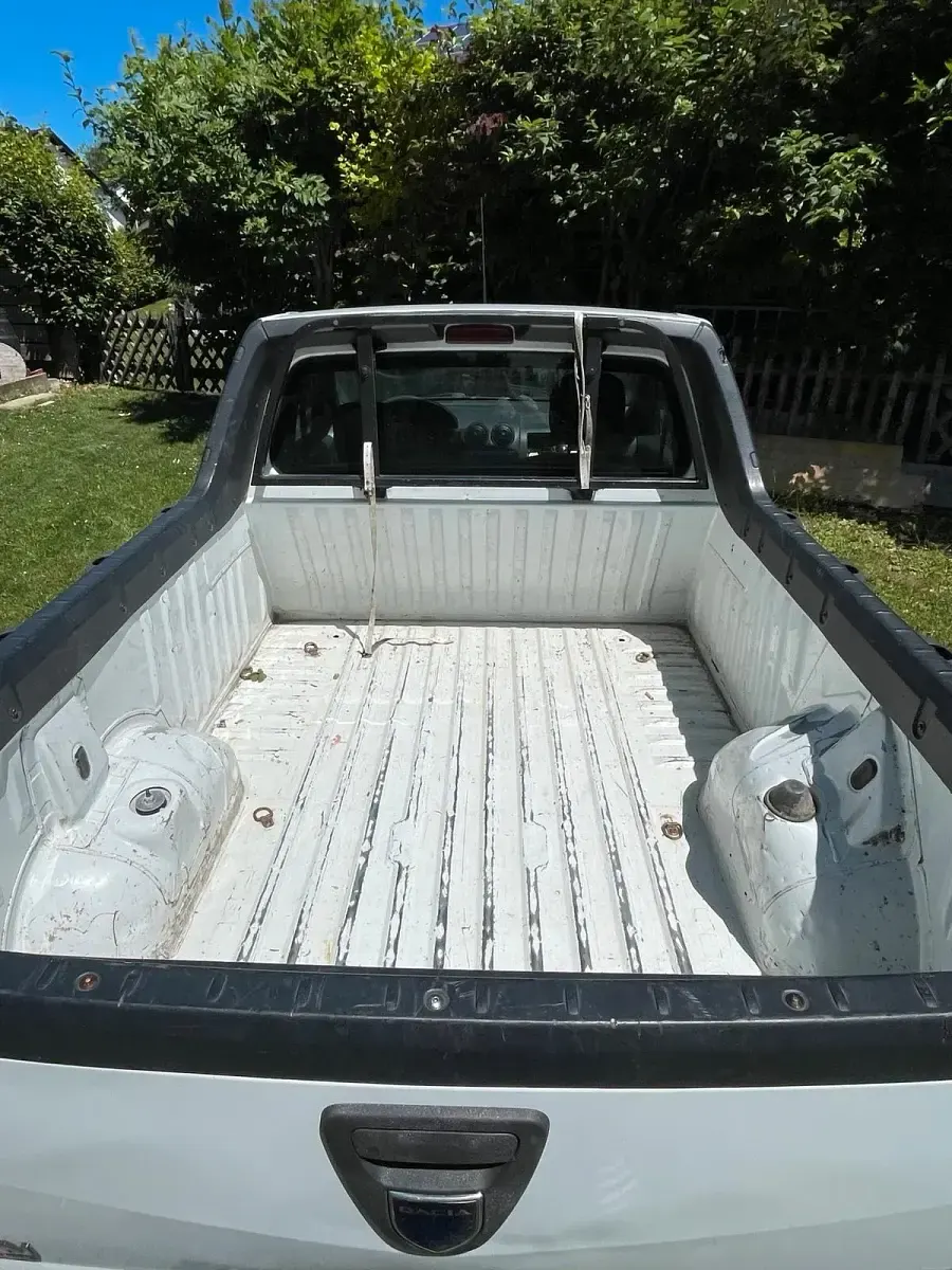 Gebraucht Dacia Logan Pick-Up 69 PS (50 kW) 2008 Weiß Pickup