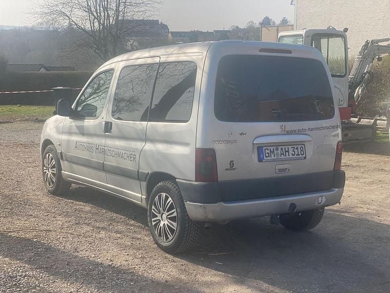 Gebraucht Peugeot Partner 109 PS (80 kW) 2003 Silber Van / Kleinbus