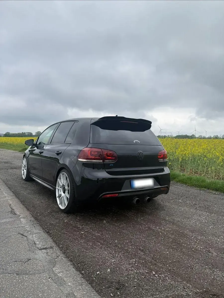 Gebraucht VW Golf VI R 271 PS (199 kW) 2011 Schwarz Kleinwagen