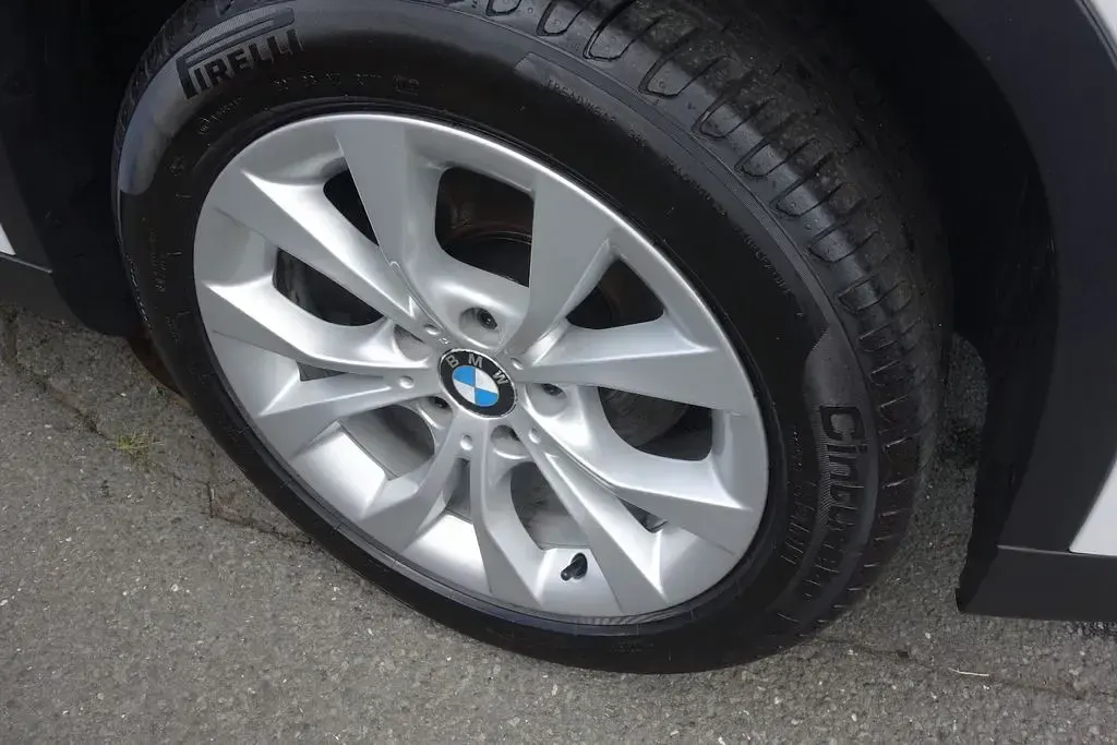 Gebraucht BMW X1 Sport Line 143 PS (105 kW) 2012 Weiß SUV
