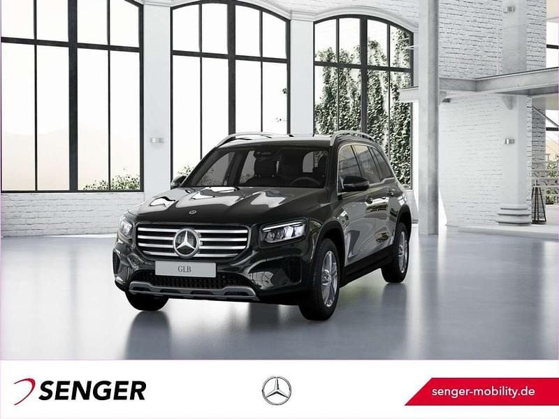 Unilack nachtschwarz Gebraucht 2024 Mercedes GLB200 SUV | 39.780 € (Guter Preis) - Bild 1/4