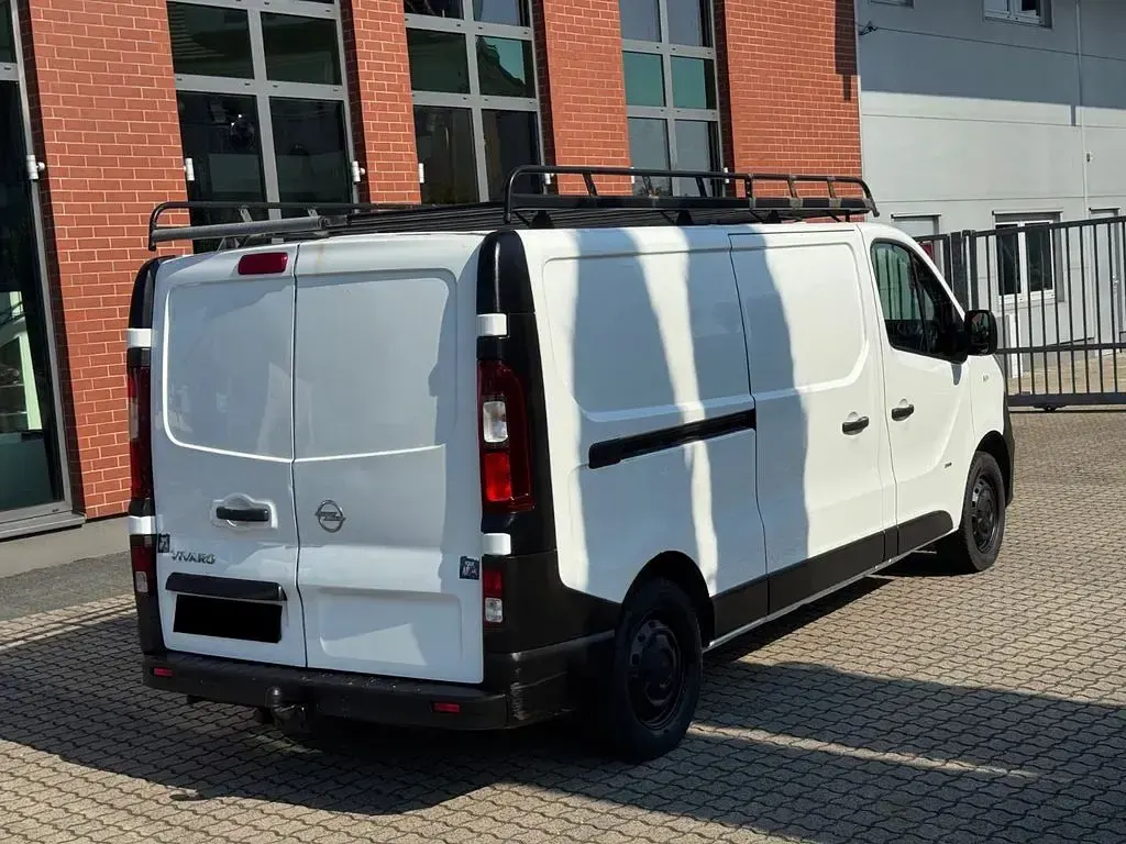 Gebraucht Opel Vivaro 116 PS (85 kW) 2016 Weiß Van / Kleinbus