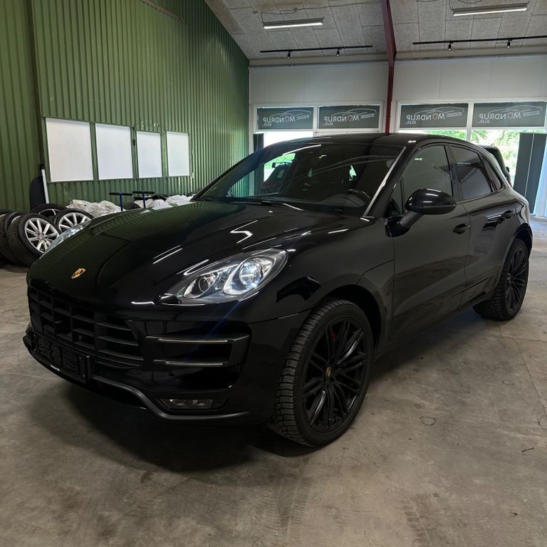 Schwarz Gebraucht 2014 Porsche Macan Turbo SUV | 27.375 € (Superpreis) - Bild 1/4