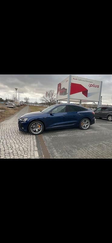 Gebraucht Audi e-tron Comfort 230 kW (313 PS) 2021 Blau SUV