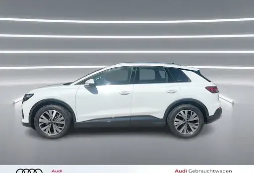 Gebraucht Audi Q4 e-tron Advanced 150 kW (204 PS) 2023 Gletscherweiß metallic SUV