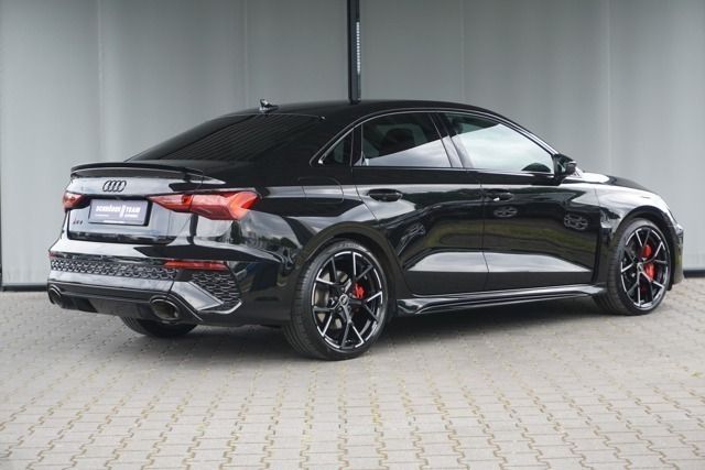 Gebraucht Audi RS3 Ambiente 400 PS (294 kW) 2023 Schwarz Limousine