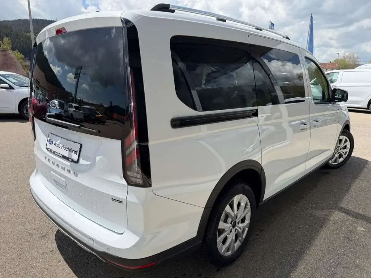 Gebraucht Ford Grand Tourneo Connect Active 150 PS (110 kW) 2025 Weiß Van / Kleinbus