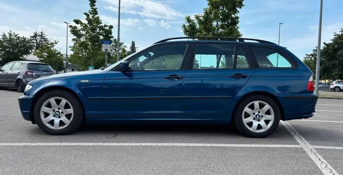 Gebraucht BMW 320 150 PS (110 kW) 2002 Blau Kombi