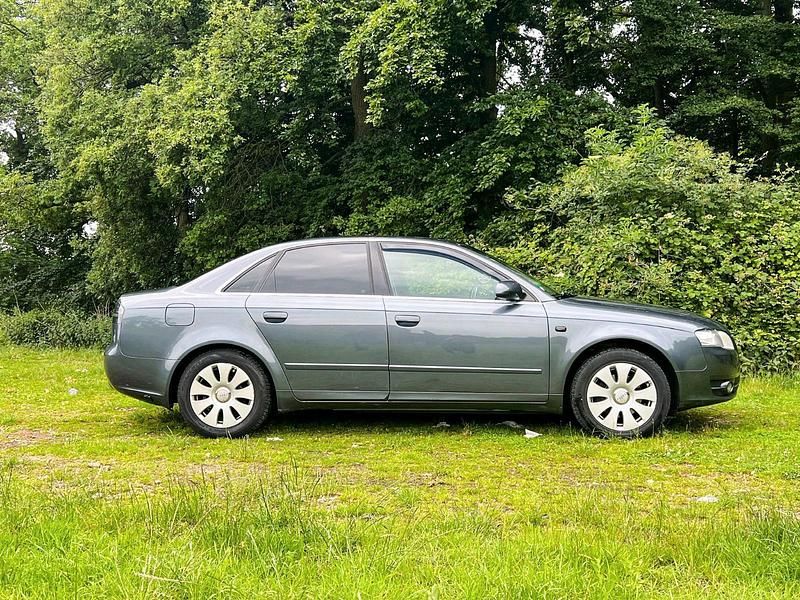 Gebraucht Audi A4 131 PS (96 kW) 2007 Grau Limousine
