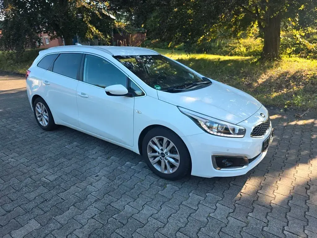 Gebraucht Kia Ceed Sportswagon 99 PS (72 kW) 2018 Weiß Kombi