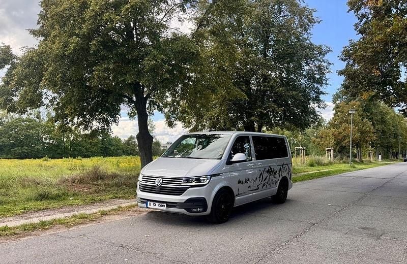 Silber Gebraucht 2022 VW Multivan Van | 43.980 € (Fairer Preis) - Bild 1/4