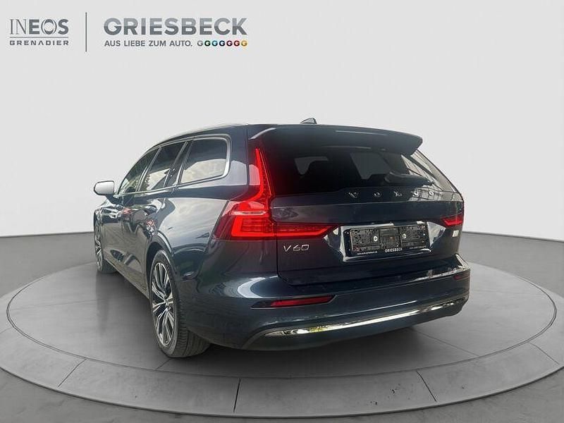 Gebraucht Volvo V60 Plus 455 PS (334 kW) 2022 Denim blue / metallic Kombi