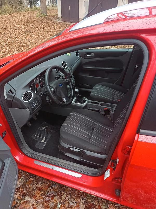 Gebraucht Ford Focus 100 PS (73 kW) 2009 Rot Kombi